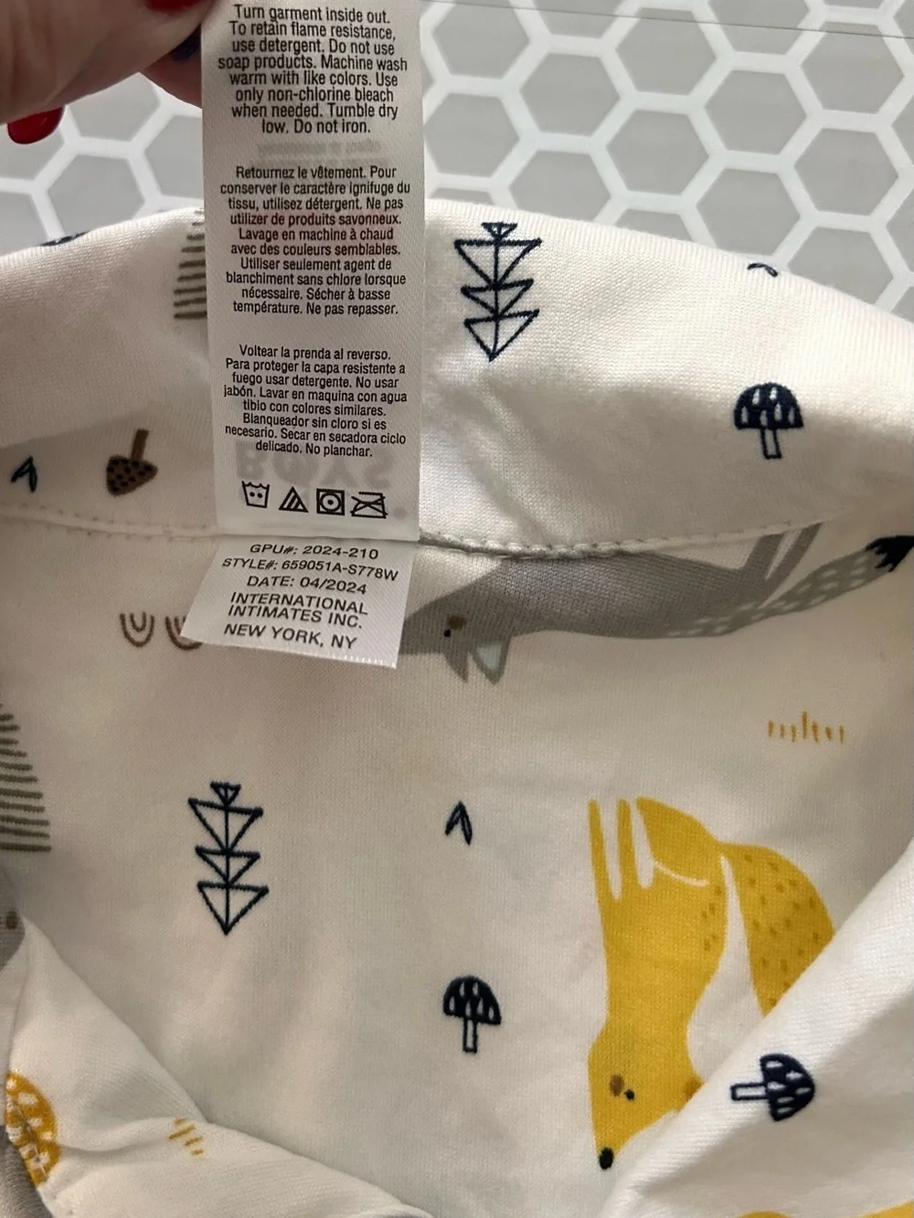 NWT Only Boys Fox Print Kids Pajama Set in Yellow & Gray. Size S (6/7)
